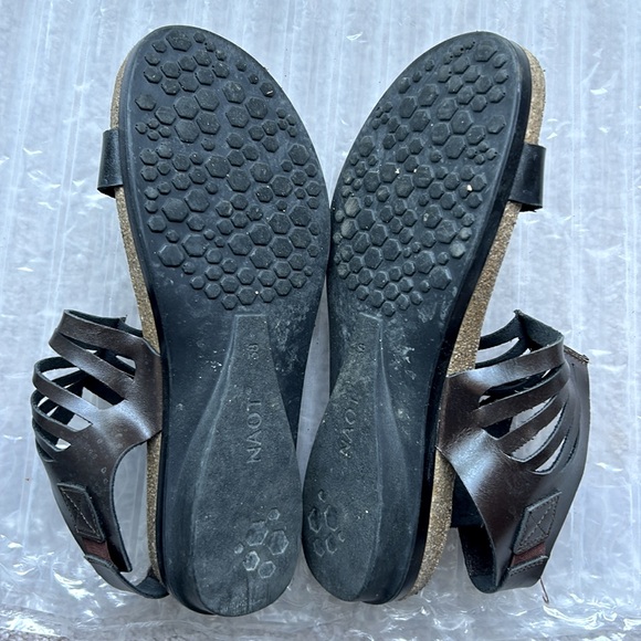 Naot women’s all leather, strapped sandals in black and brown. - Picture 3 of 6